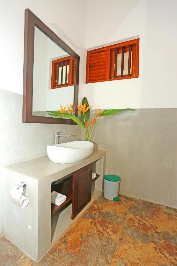 Villa Peacock Walahanduwa ภายนอก รูปภาพ