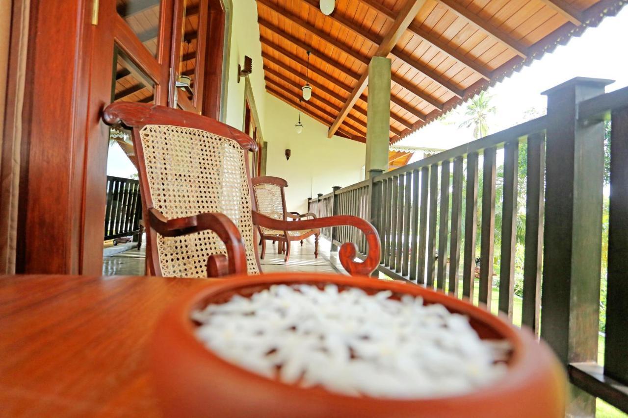 Villa Peacock Walahanduwa ภายนอก รูปภาพ
