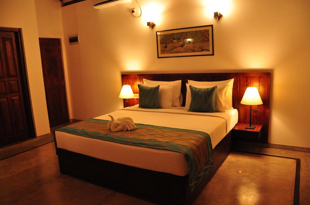 Villa Peacock Walahanduwa ภายนอก รูปภาพ